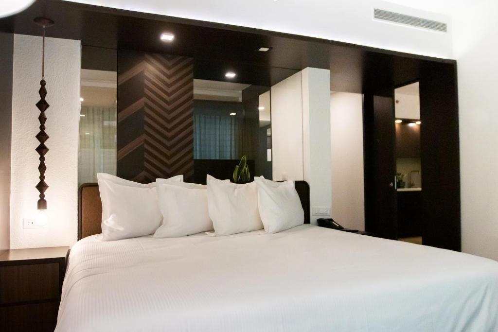 Eurobuilding Hotel & Suites Lecheria ภายนอก รูปภาพ