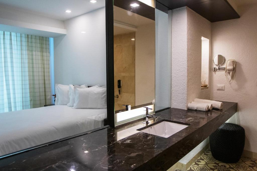 Eurobuilding Hotel & Suites Lecheria ภายนอก รูปภาพ